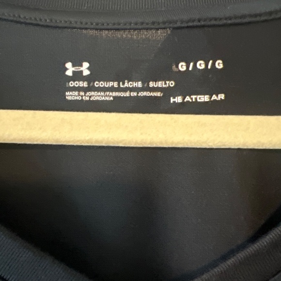 Under Armour Loose Short Sleeve Black V Neck (2) Large - Picture 2 of 3